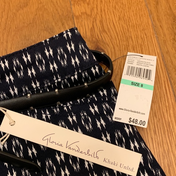 Gloria Vanderbilt Luxe Sateen Slim Leg Capri Pants Size 8, NWT - Picture 3 of 6